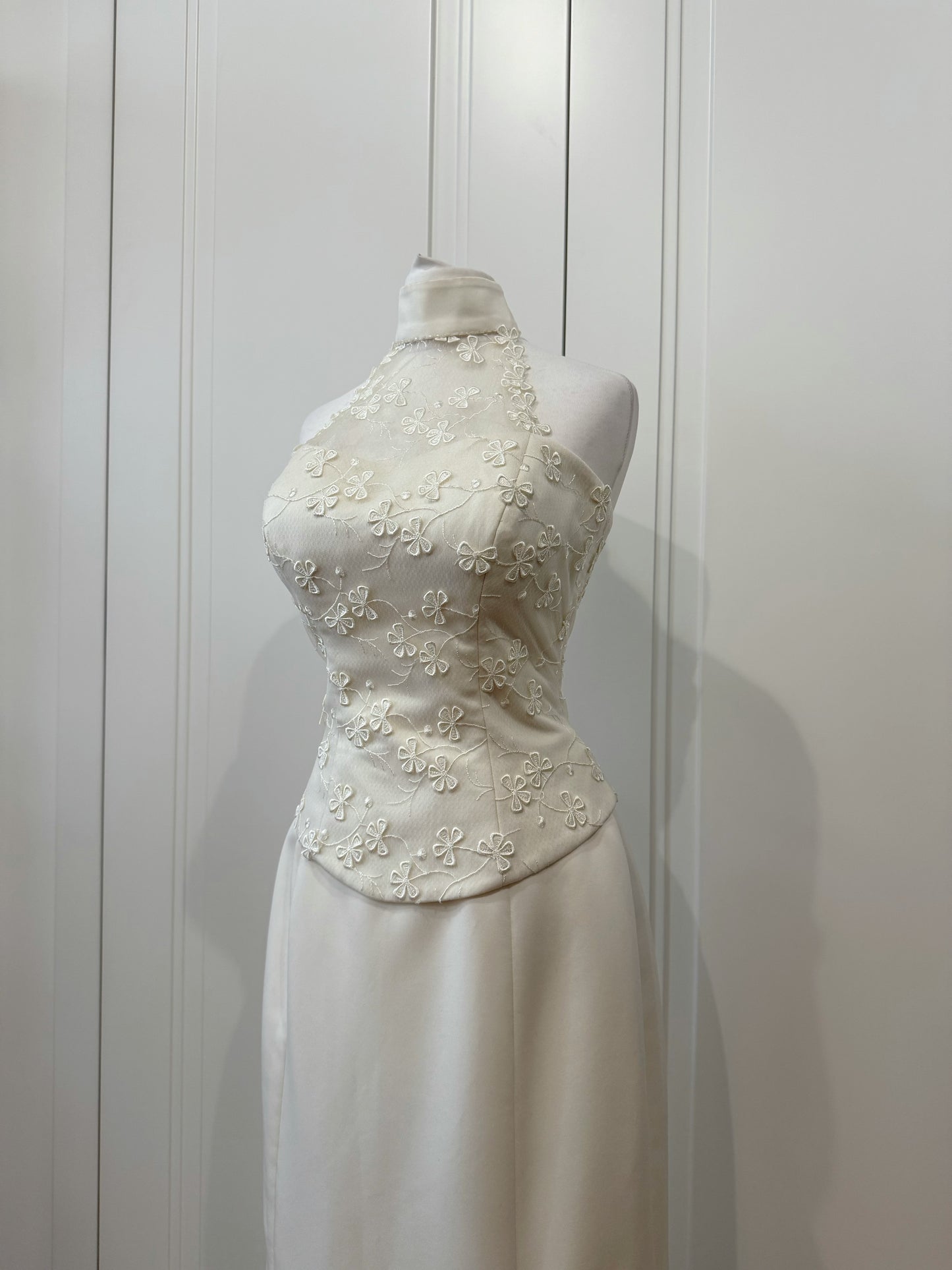 Elegant Cream Wedding Dress with Floral Embroidery