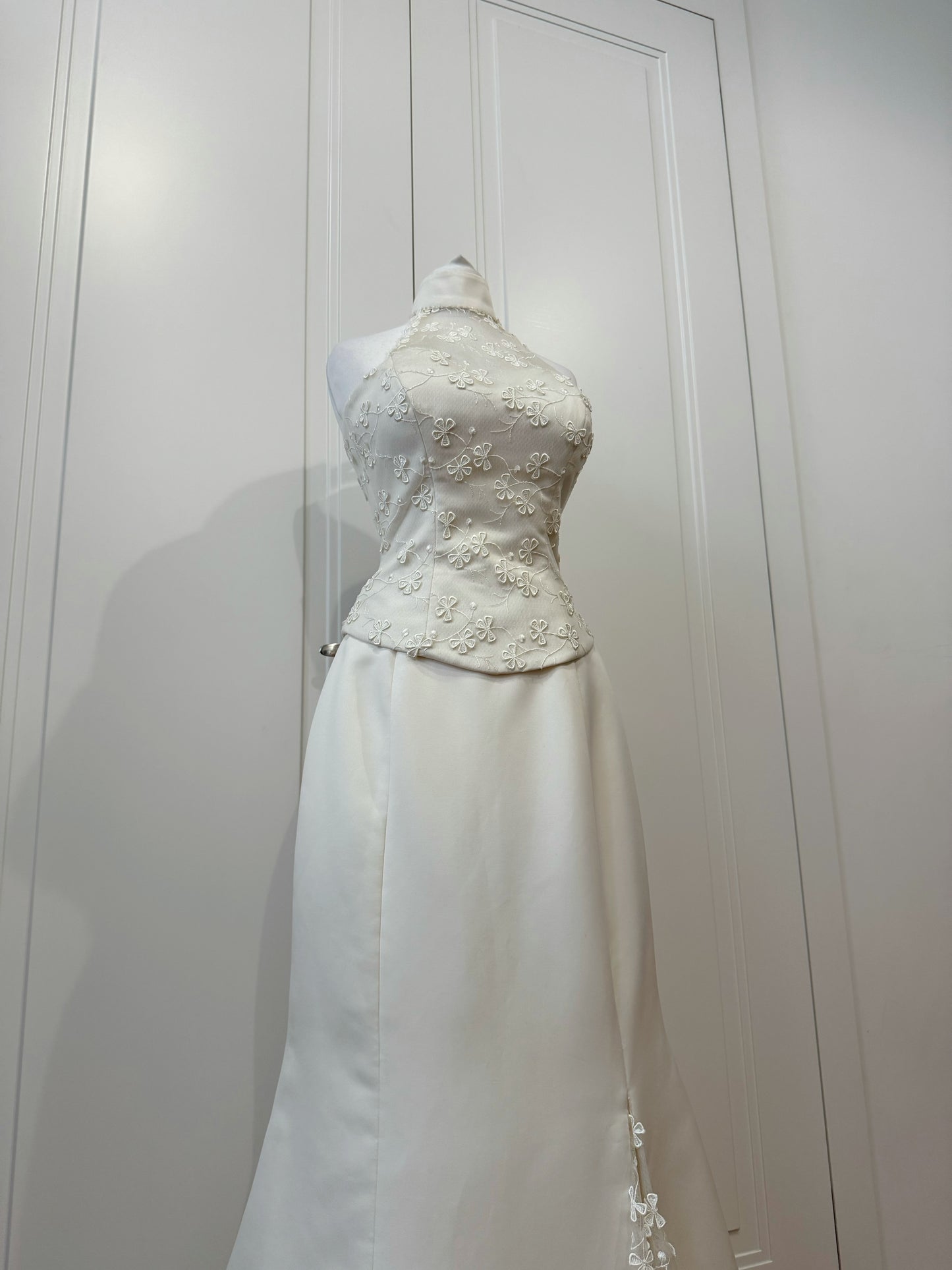 Elegant Cream Wedding Dress with Floral Embroidery