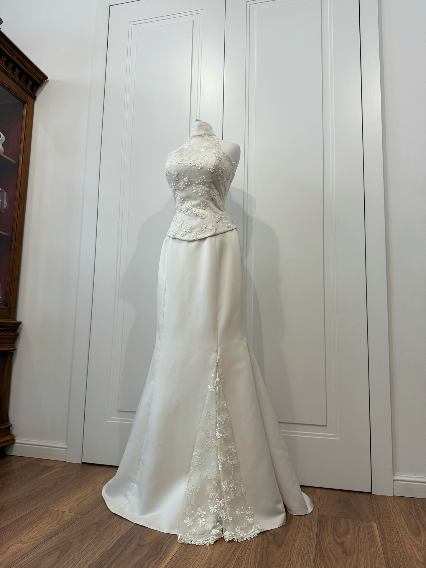Elegant Cream Wedding Dress with Floral Embroidery